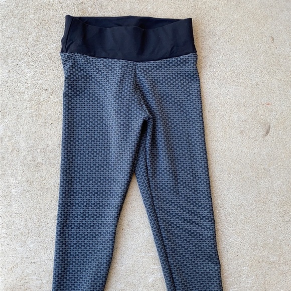 Tiktok Butt scrunch leggings - Picture 3 of 3